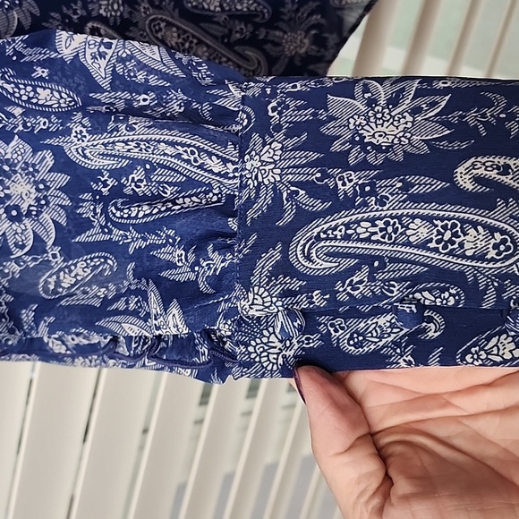 Ann Taylor Blue Paisley ruffle Blouse sz Large - Picture 4 of 8